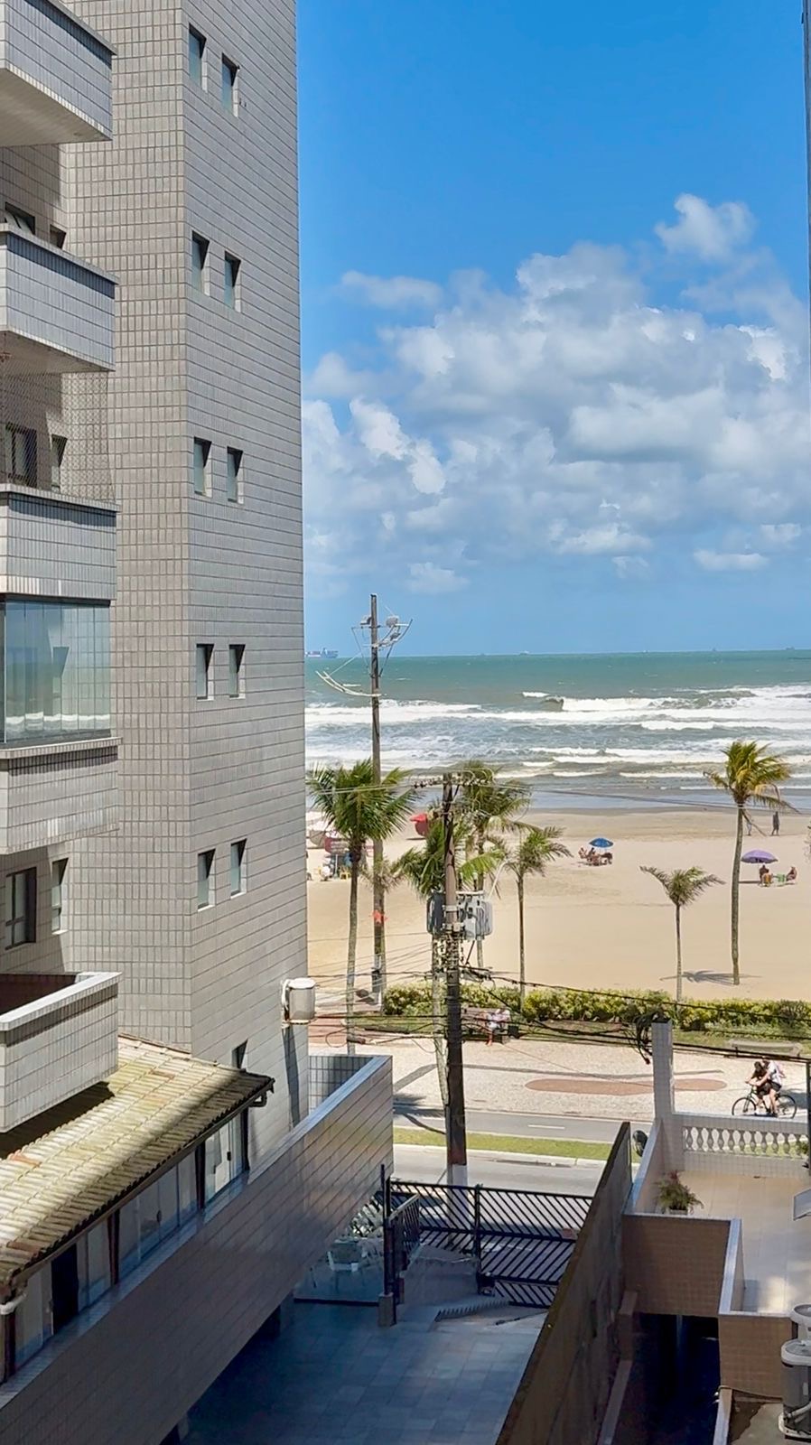 8264b381-bdd2-404b-858f-208351f4d829